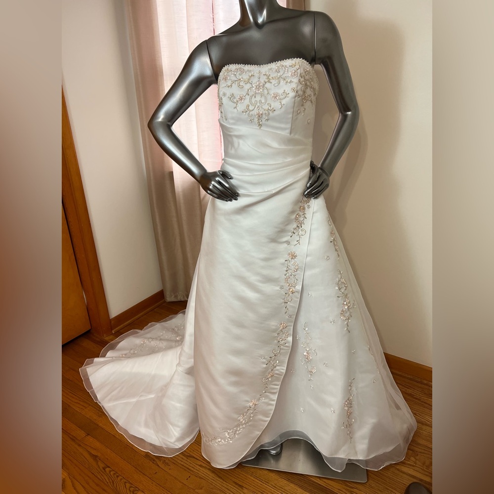 David's Bridal White Strapless Wedding Dress with Beaded Floral Detail